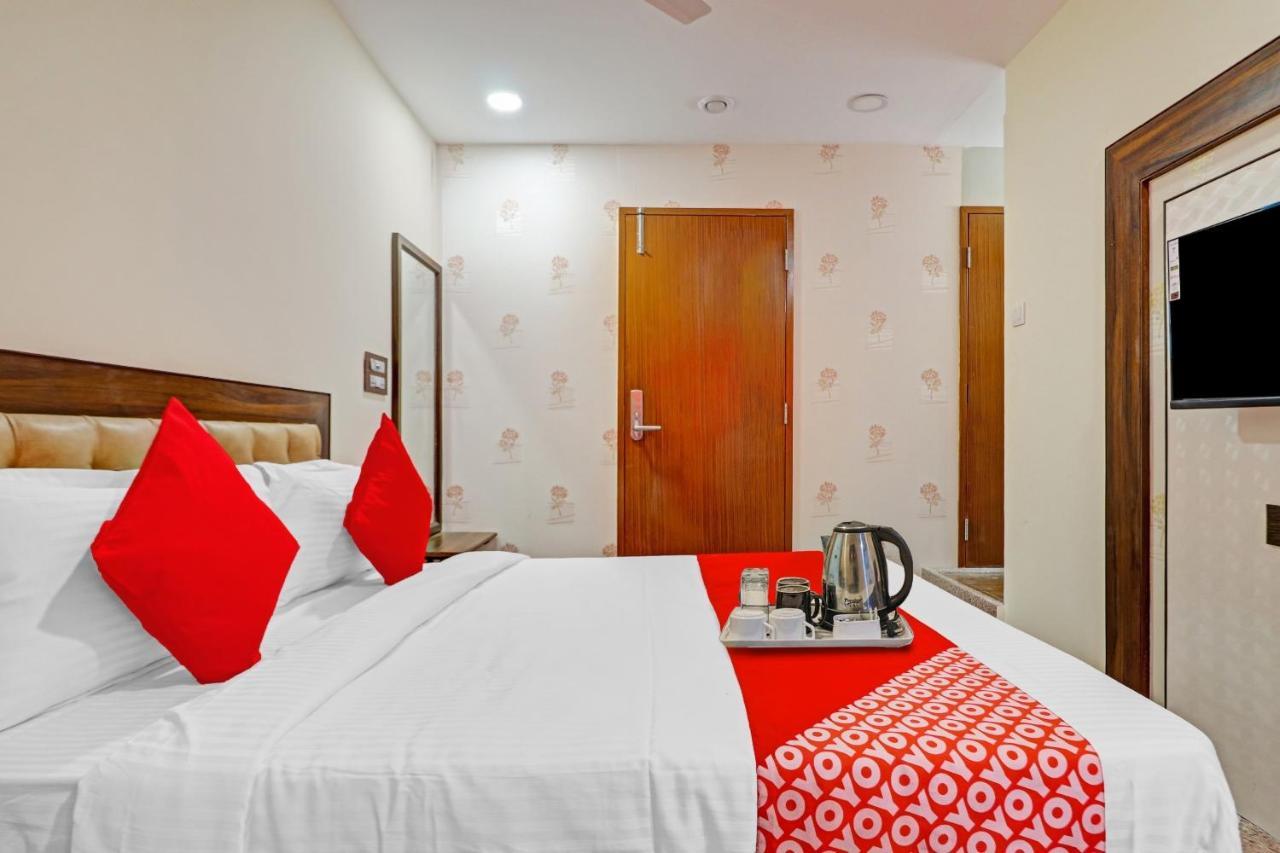 Heavens Inn Near Rasoolpura Metro Station Hyderabad Exterior photo
