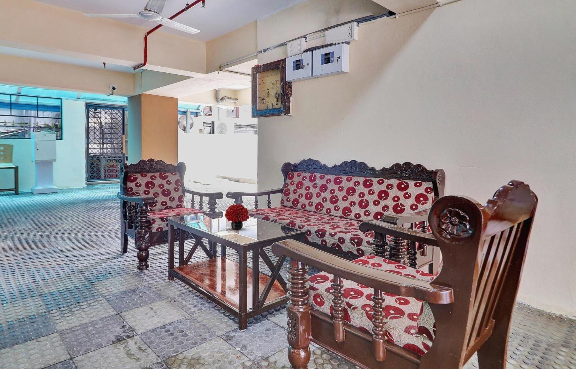 Heavens Inn Near Rasoolpura Metro Station Hyderabad Exterior photo