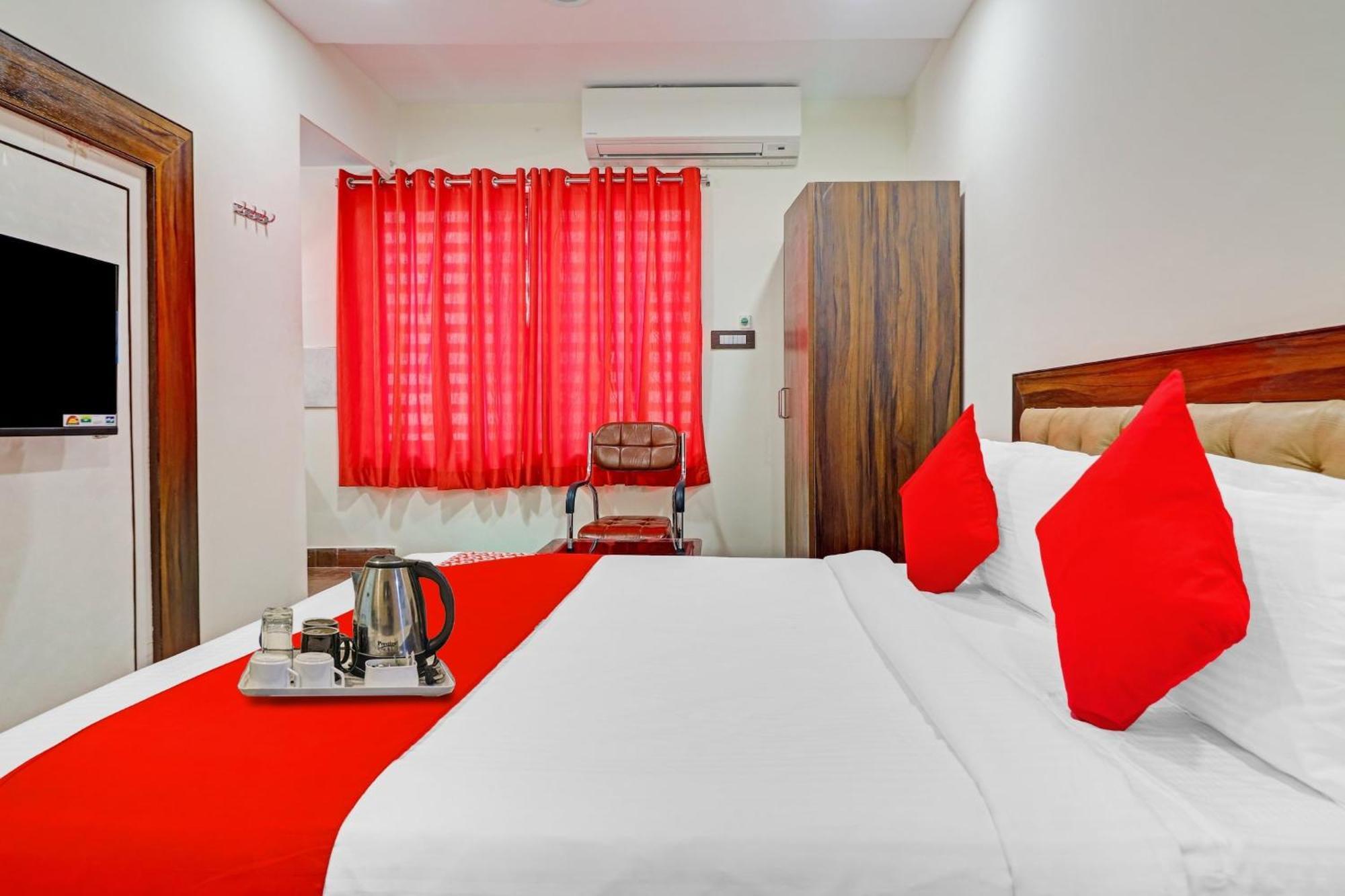 Heavens Inn Near Rasoolpura Metro Station Hyderabad Exterior photo